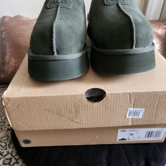 UGG Women Dark Green Suede Slip-Ons - Picture 4 of 5